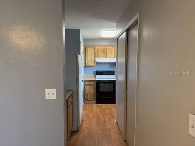 Photo 4 of 4261 PERSHING POINTE