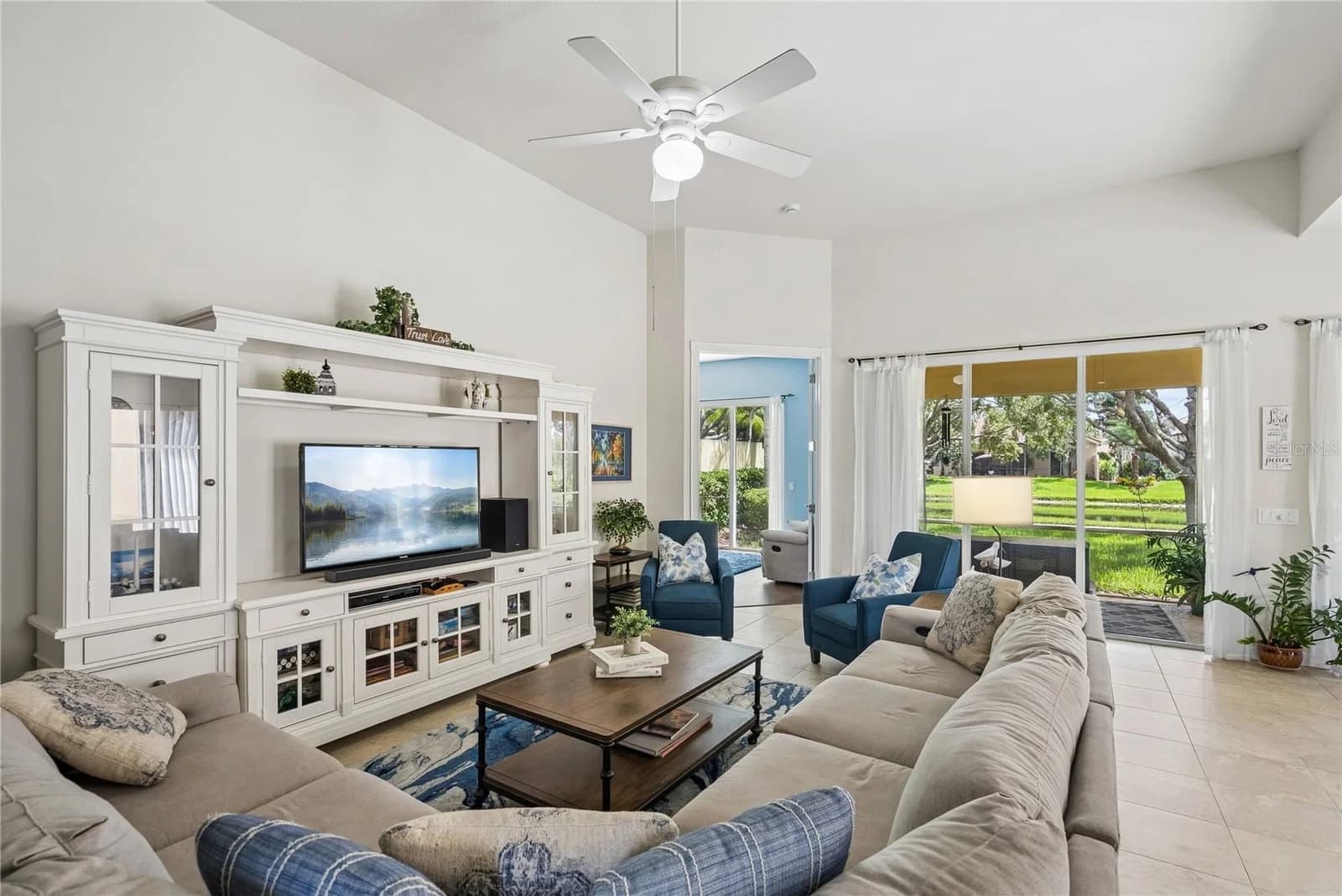 Photo 4 of 11962 GENNARO LN