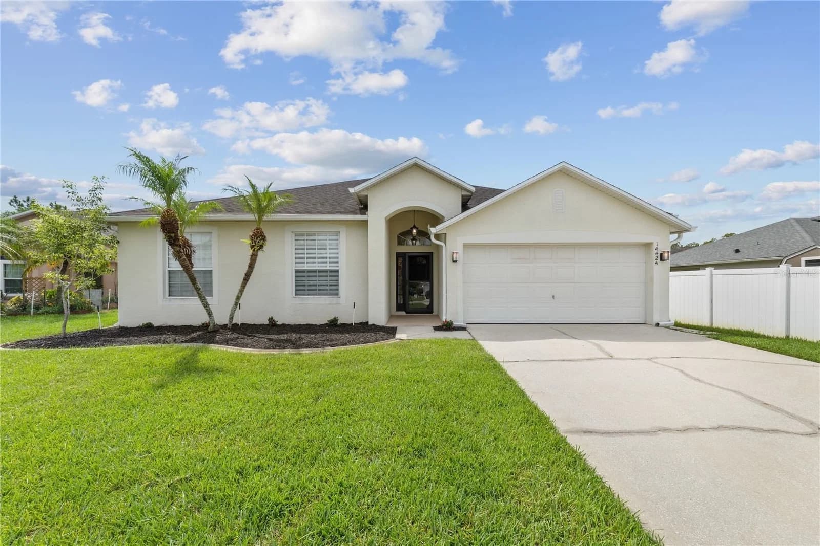 Photo 5 of 14424 BABYLON Way