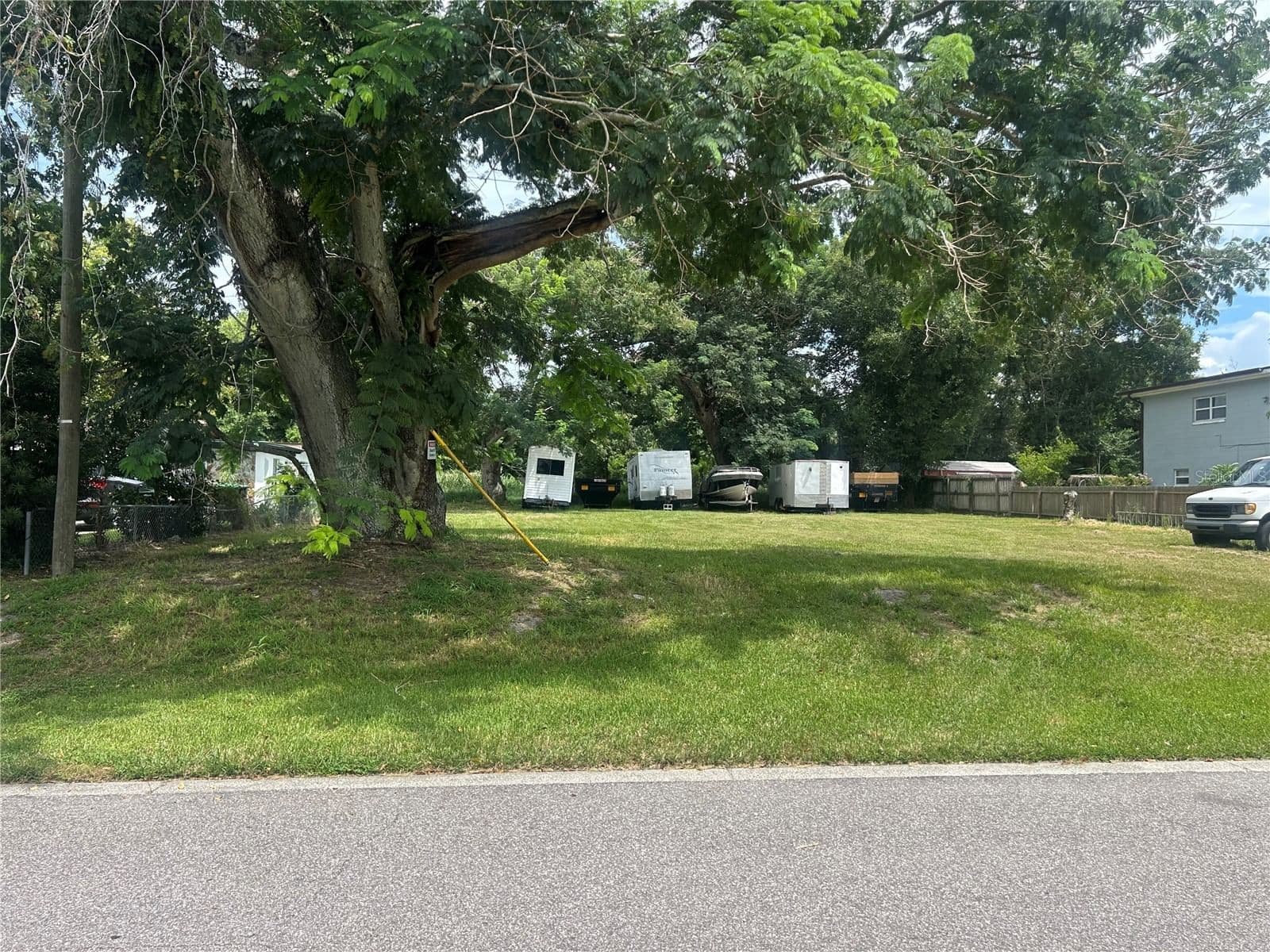 Photo 4 of 129 GOLDWYN Avenue