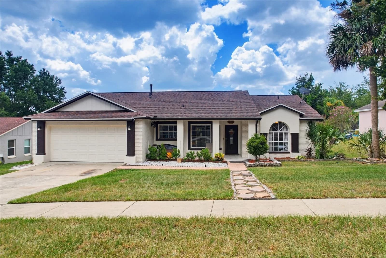 15904 LAKE ORIENTA Court