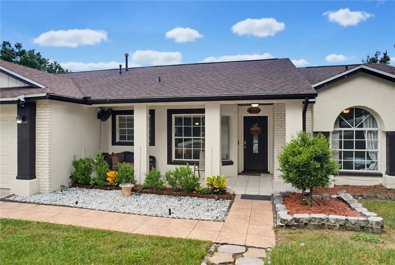 Photo 4 of 15904 LAKE ORIENTA Court