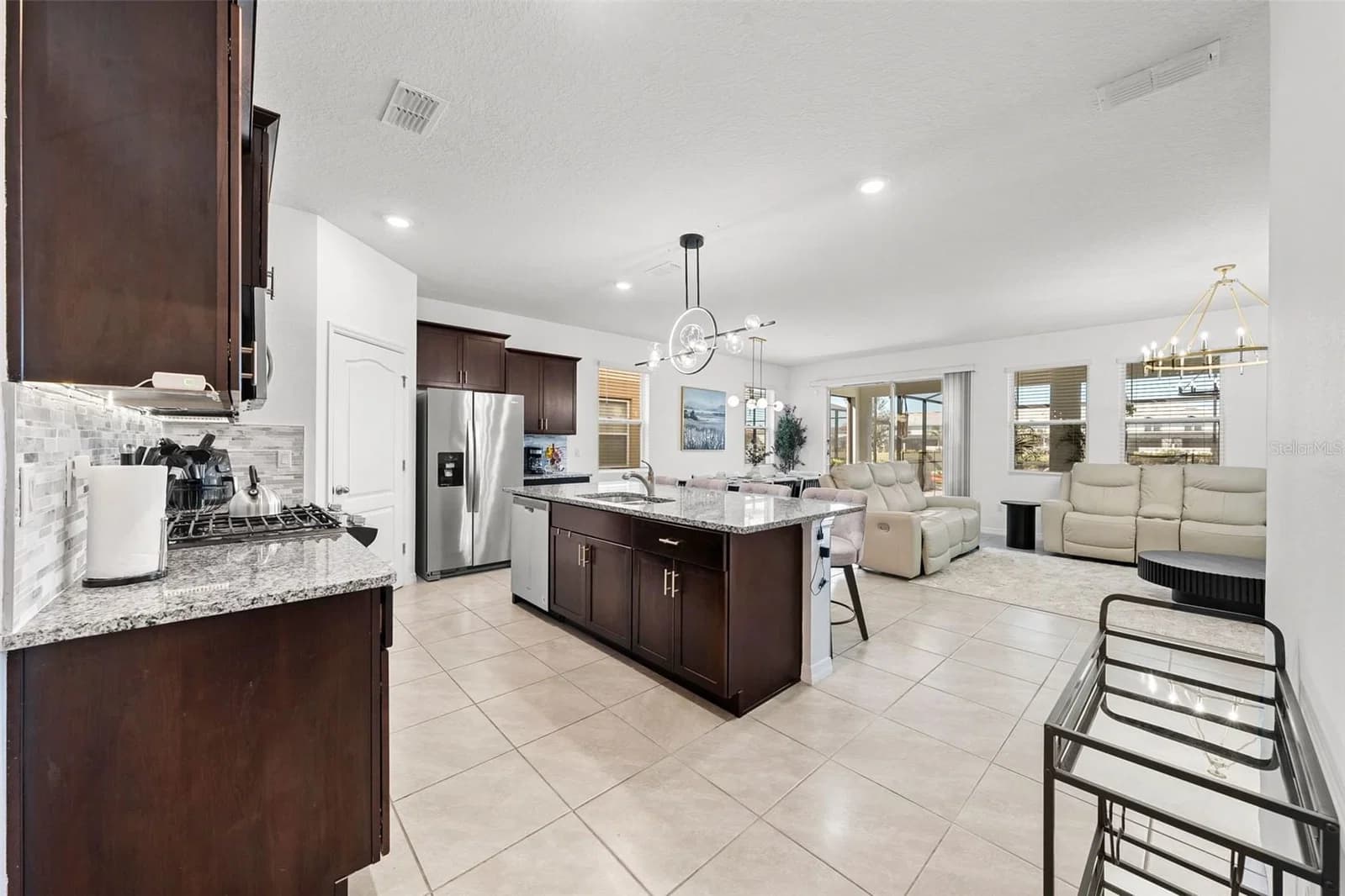 7552 OAKMOSS Loop