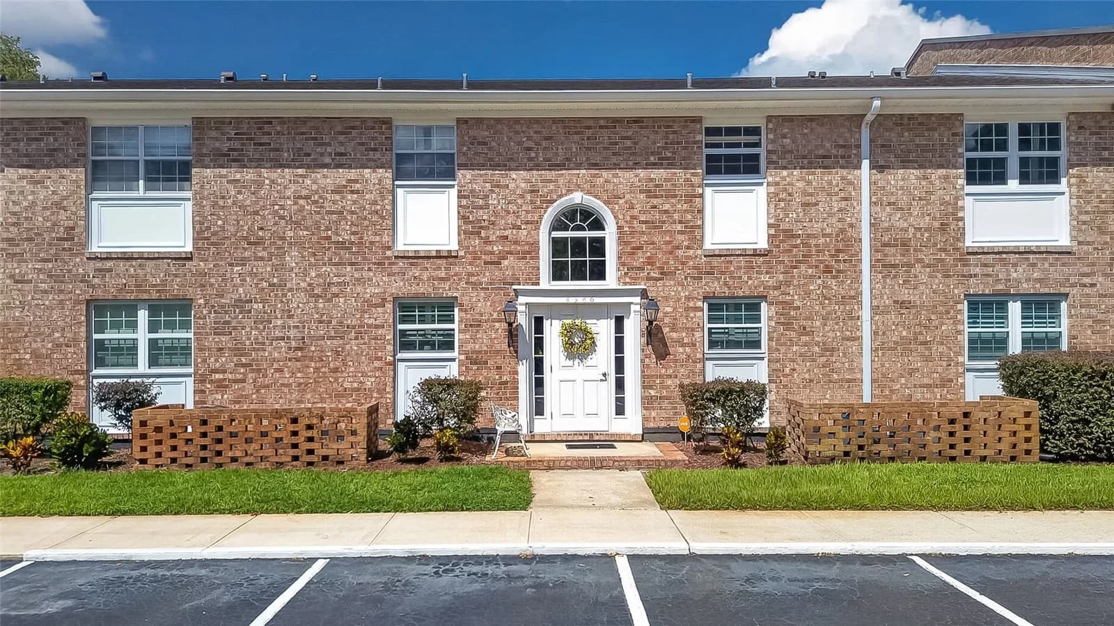 4386 LAKE UNDERHILL