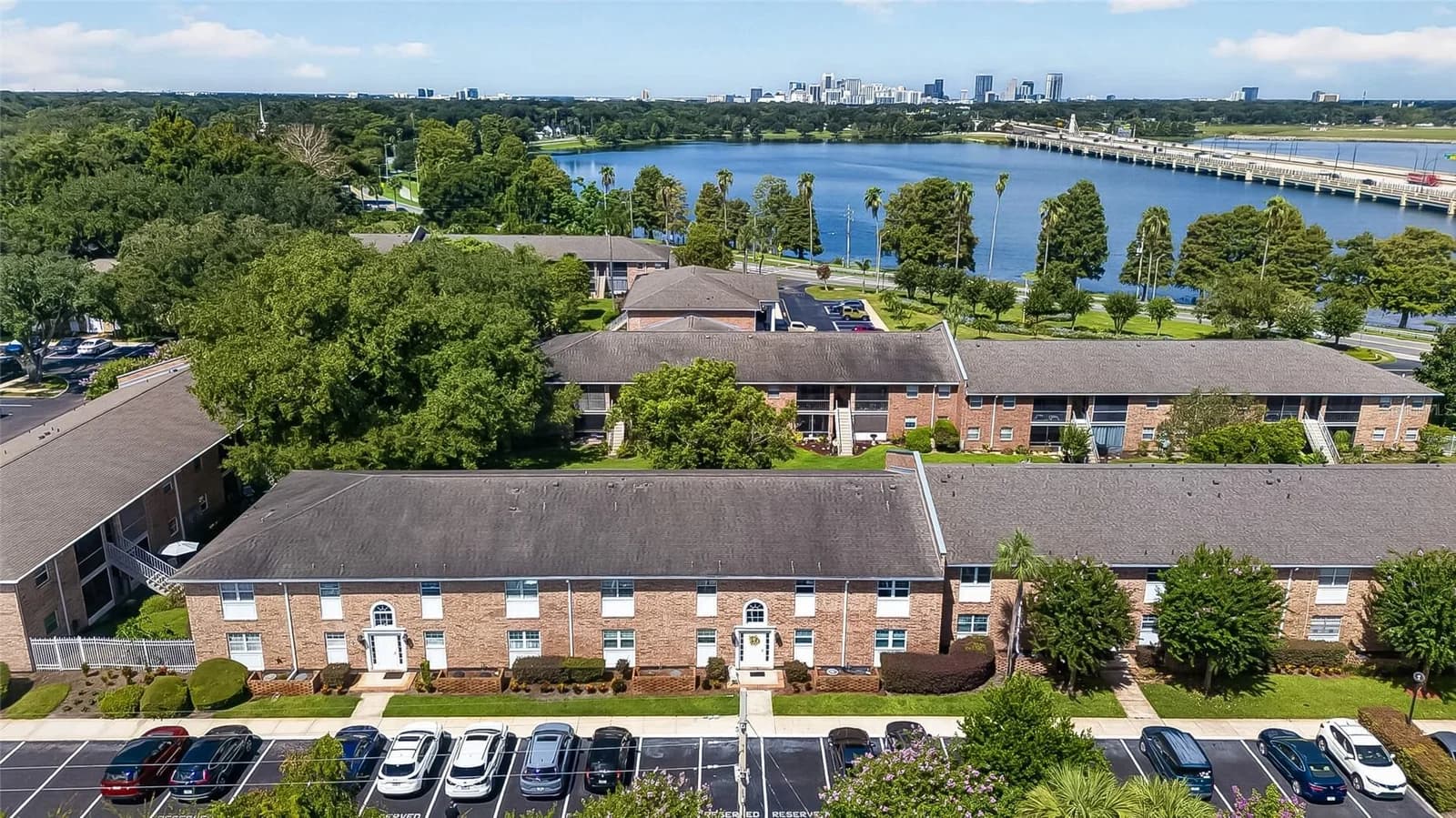 4386 LAKE UNDERHILL