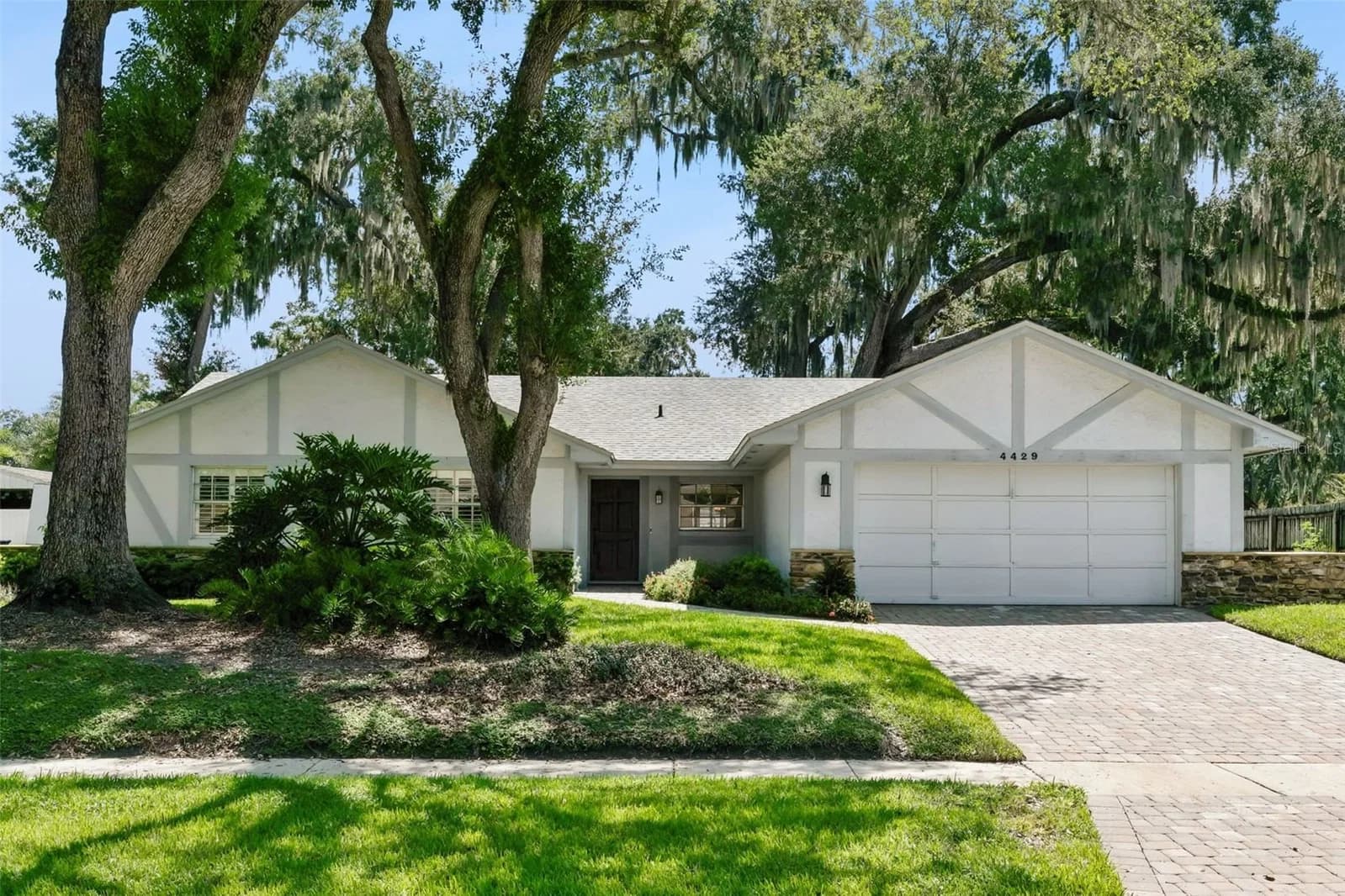 4429 CAROLWOOD
