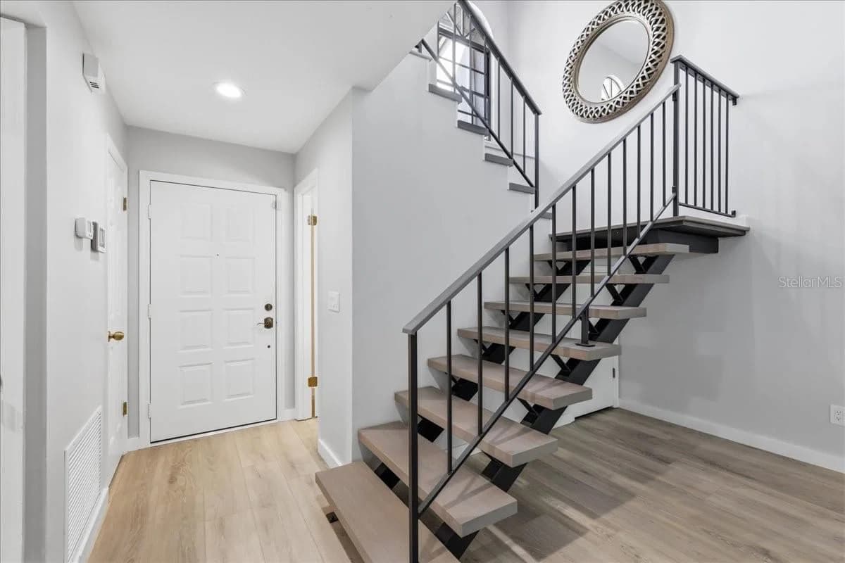 7537 FENWICK COVE