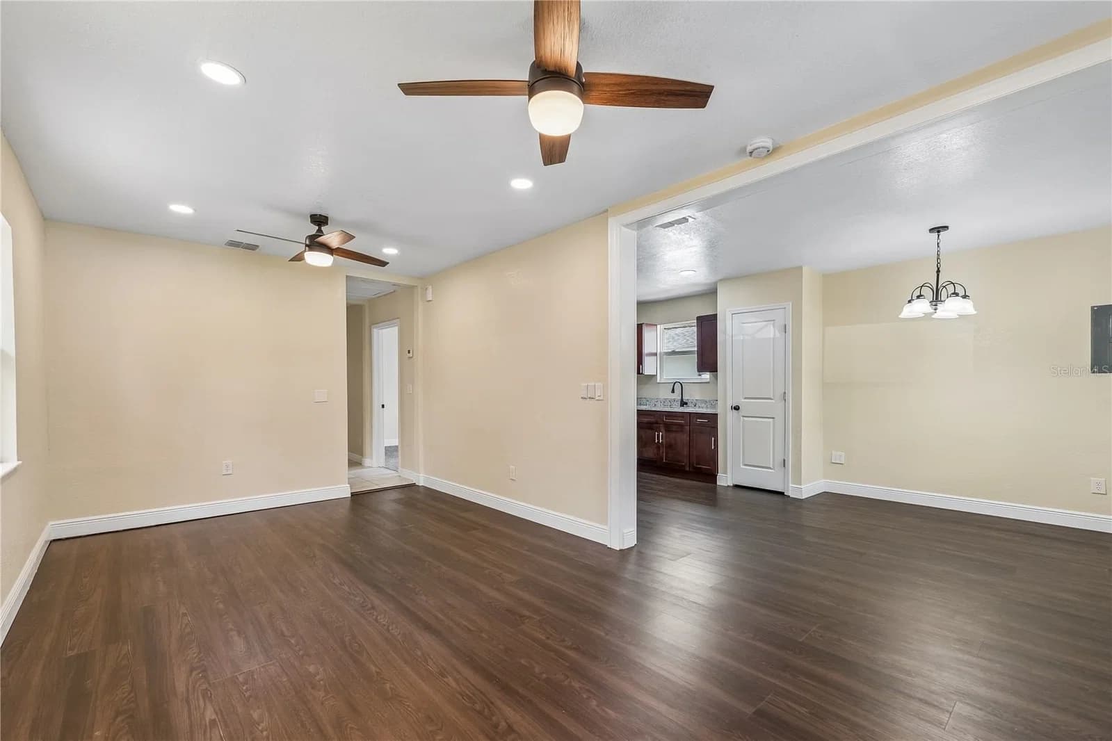 Photo 4 of 512 BENNETT Street