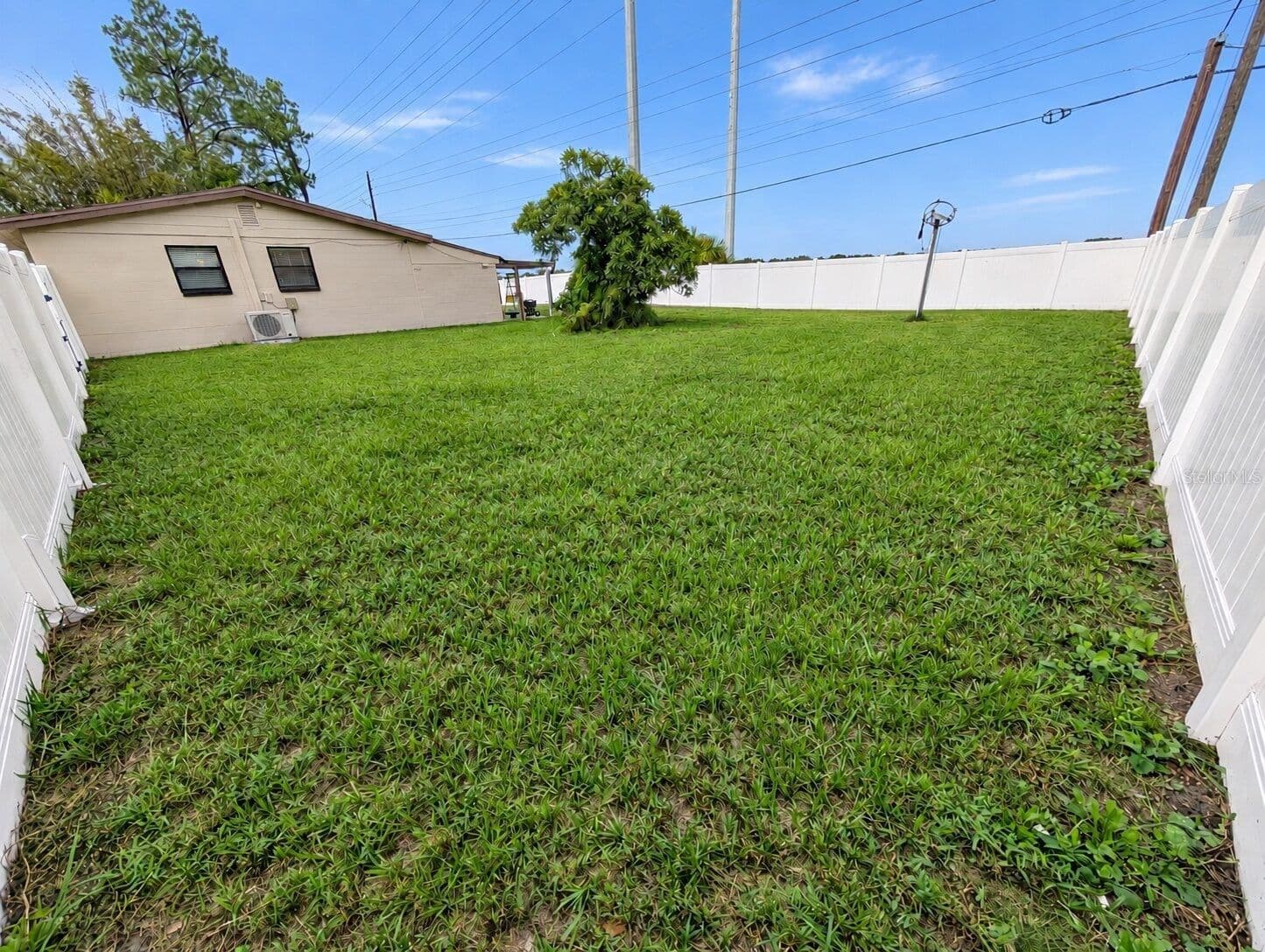 Photo 5 of 801 BROCKWAY Avenue