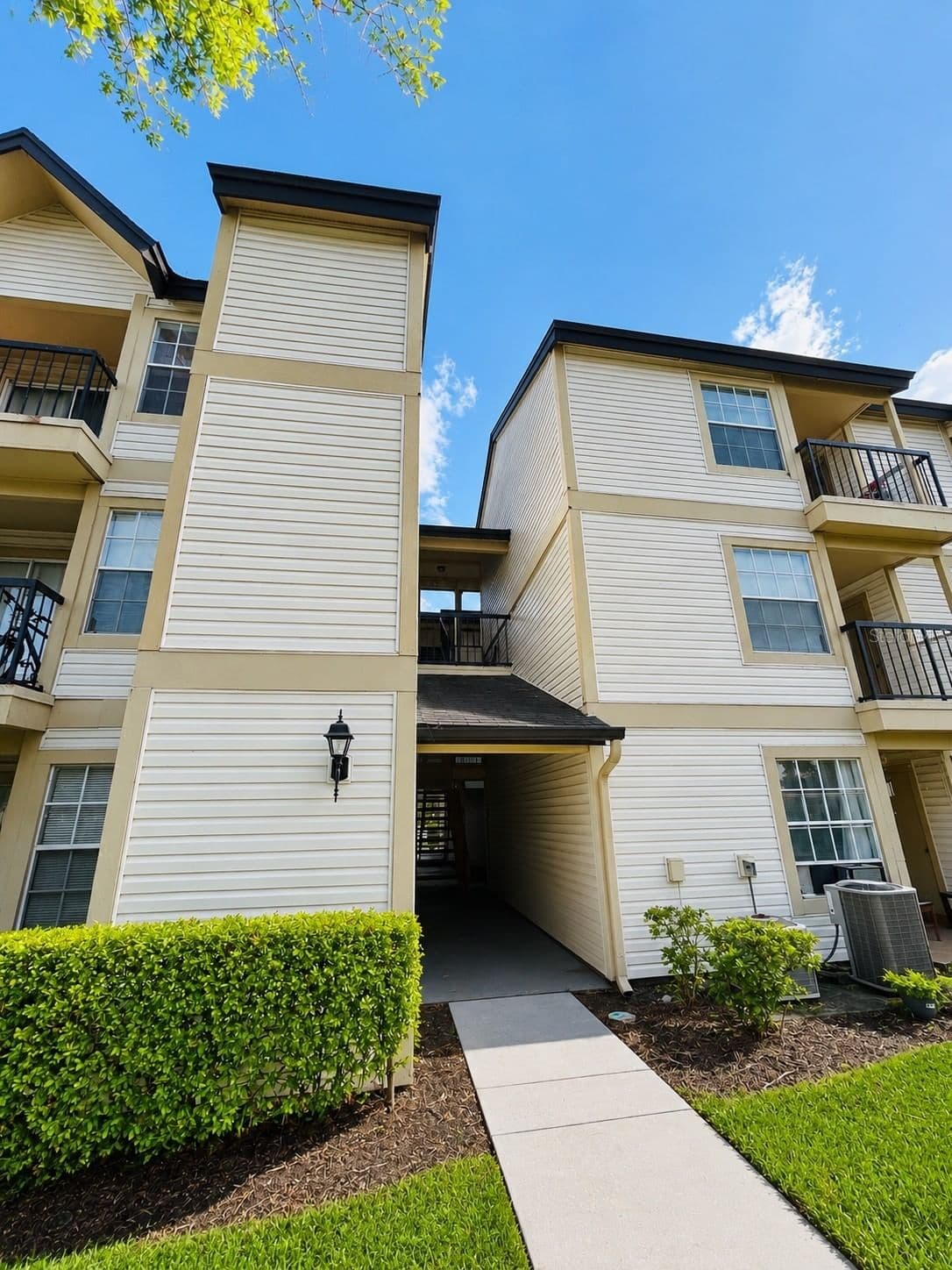 1908 LAKE ATRIUMS Circle #0