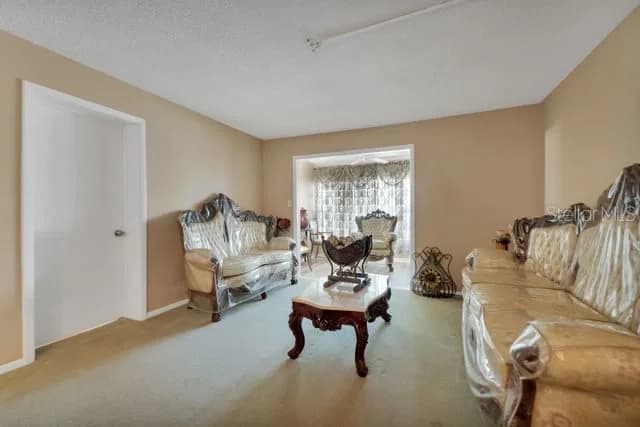 Photo 5 of 333 NW LAKE HOWARD Drive #204D