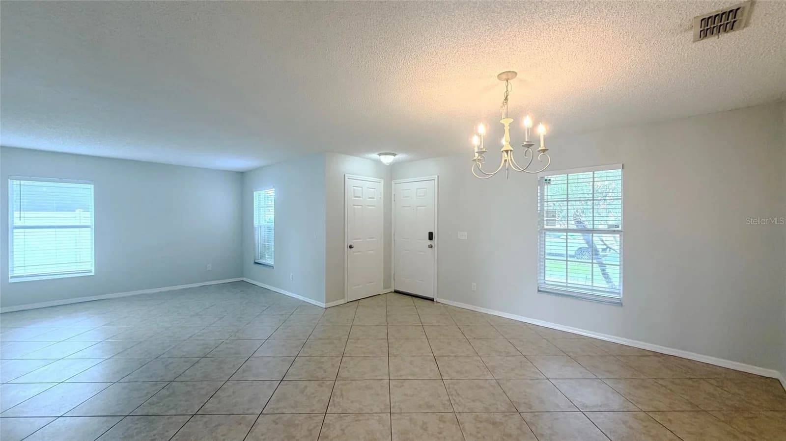 Photo 5 of 831 HORSESHOE FALLS Drive
