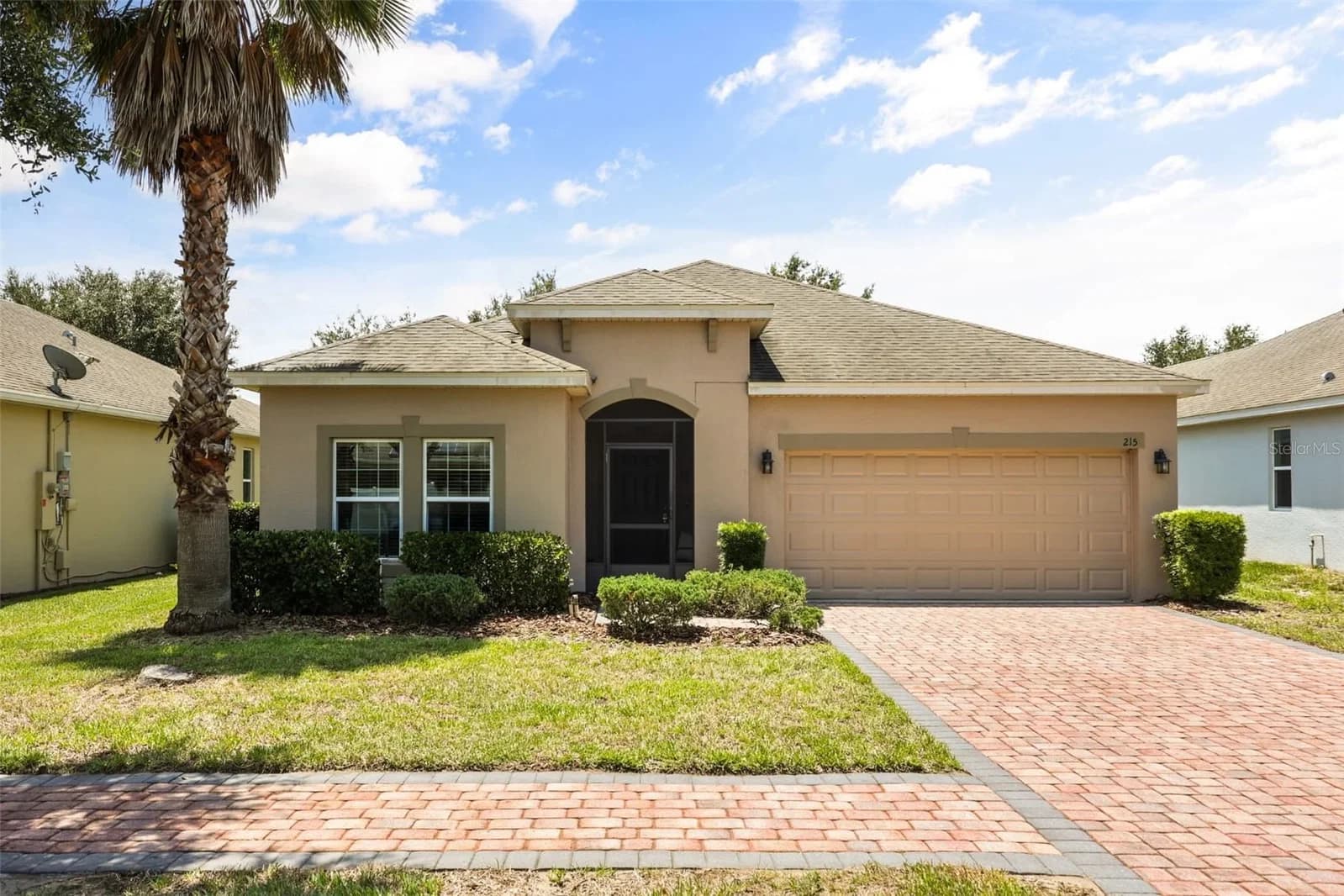 215 LAKES SHORE, Davenport, FL