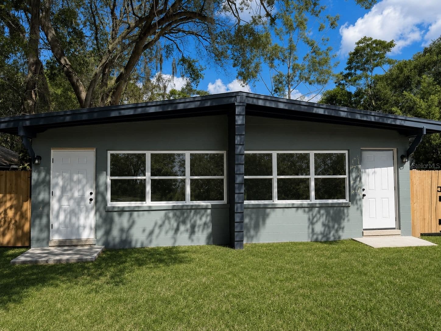 1605 DAUPHIN
