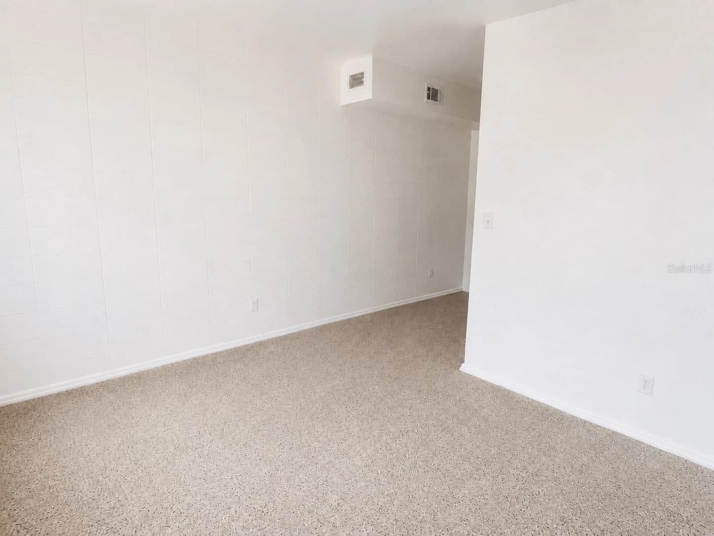 1605 DAUPHIN