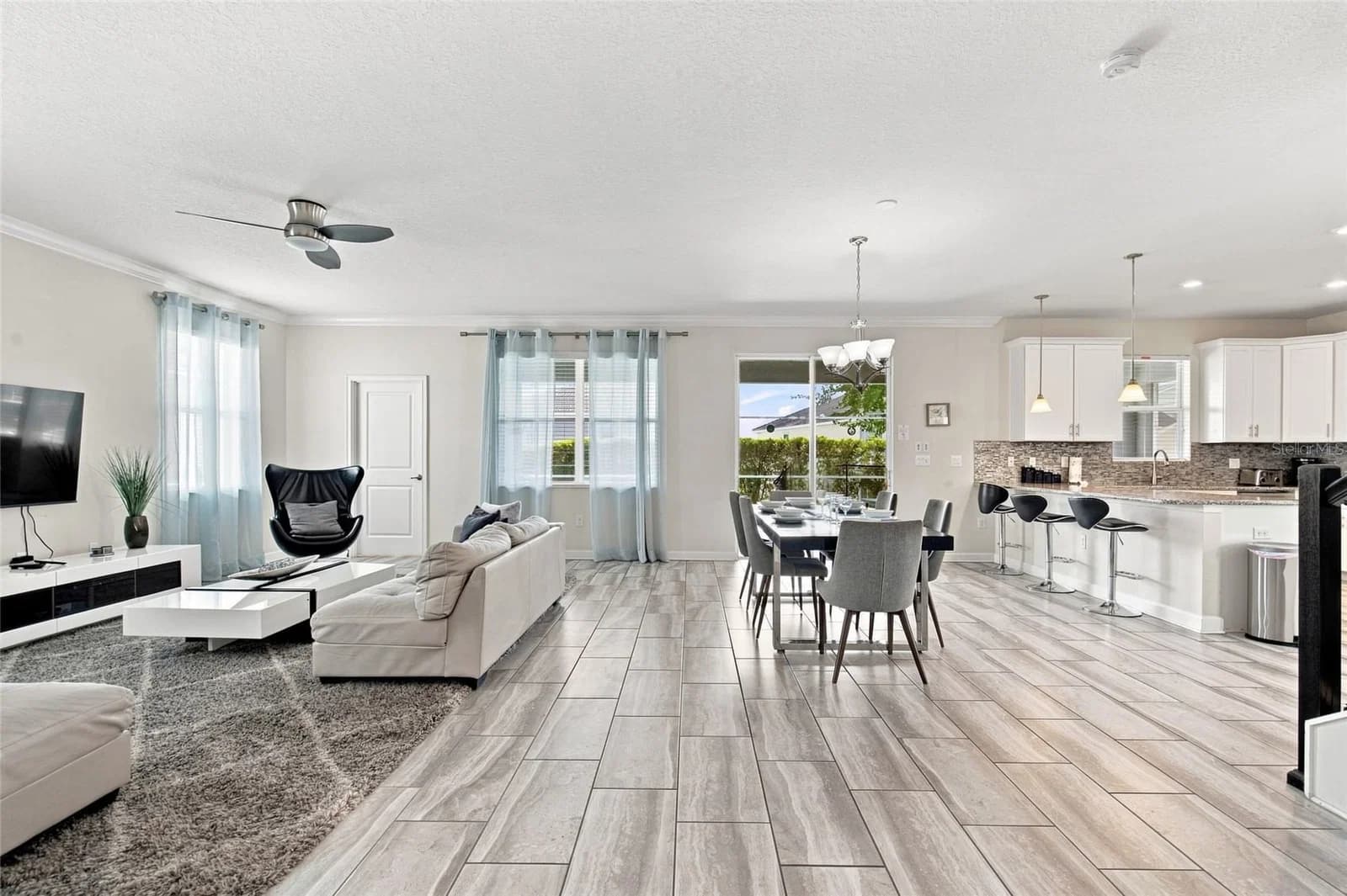Photo 5 of 1541 MULLIGAN Boulevard