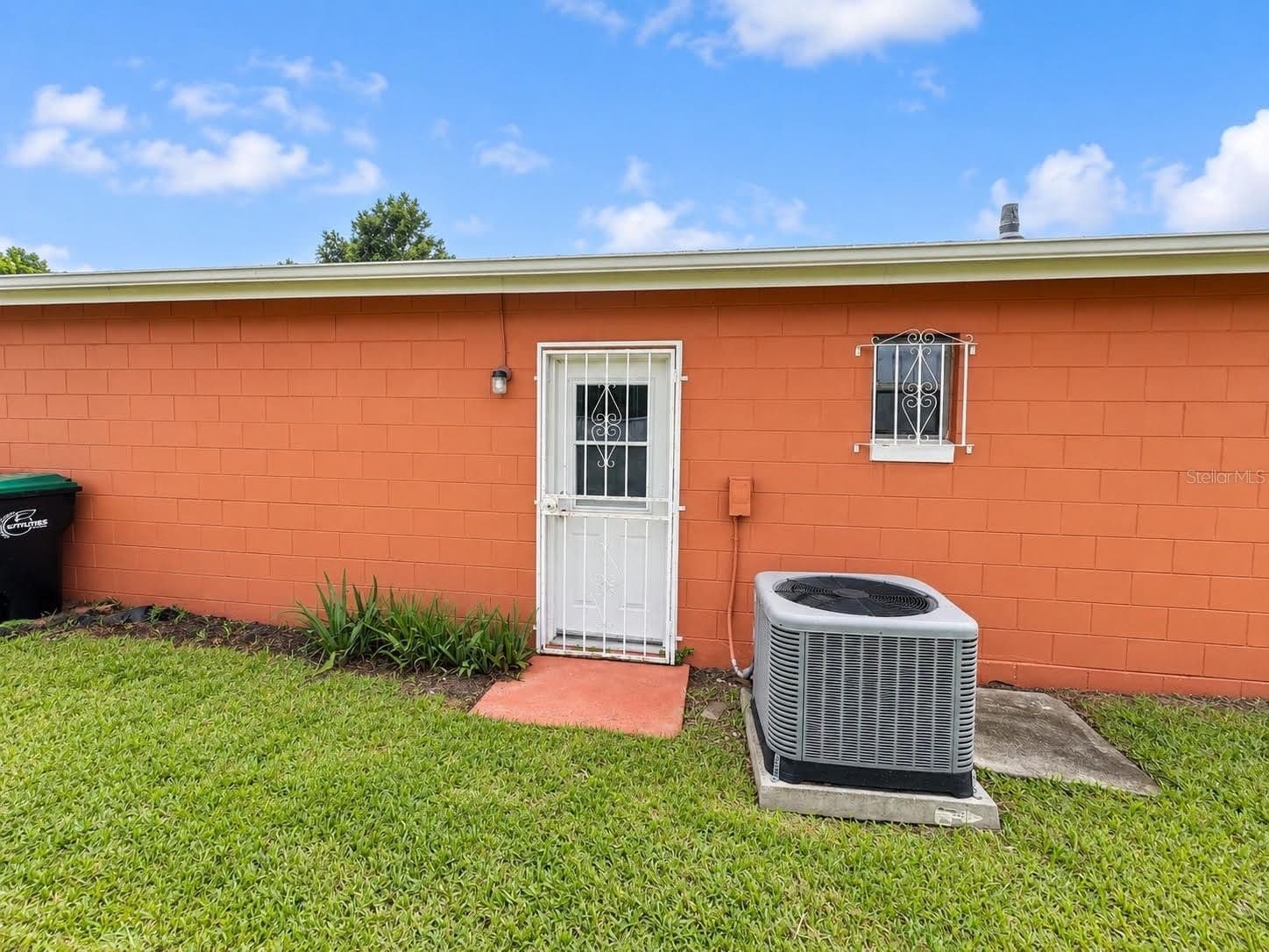 Photo 3 of 4068 CASTLEGATE Drive