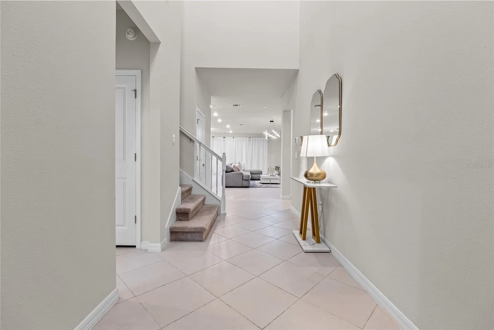 Photo 5 of 16208 SAINT MARTIN Street