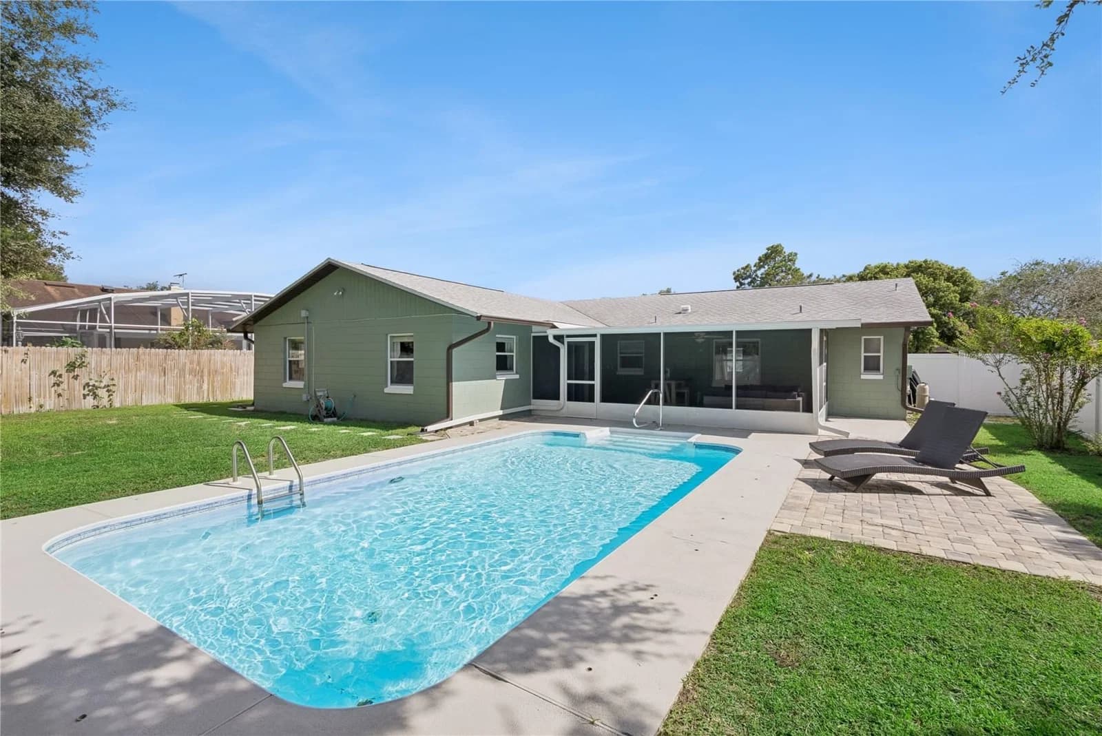 Photo 4 of 3020 NICHOLSON Drive