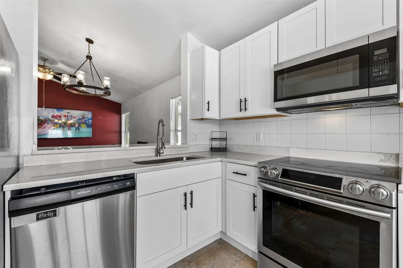 Photo 5 of 1218 SHOSHANNA Drive