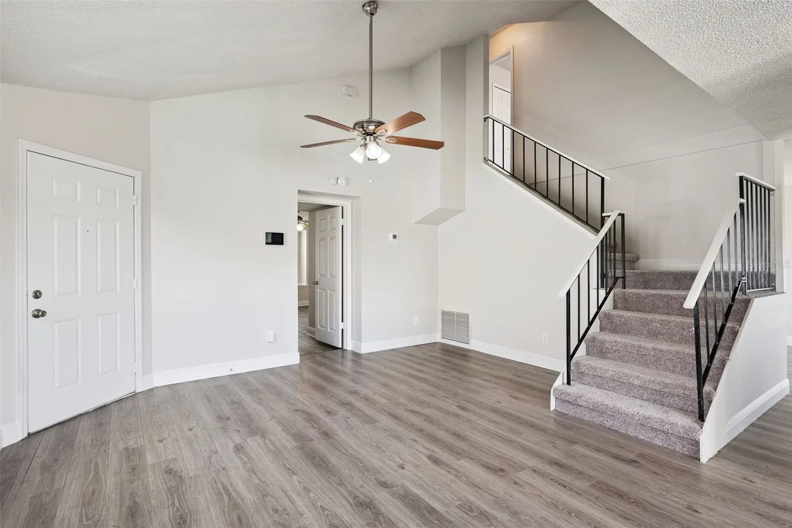 9816 SURREY RIDGE