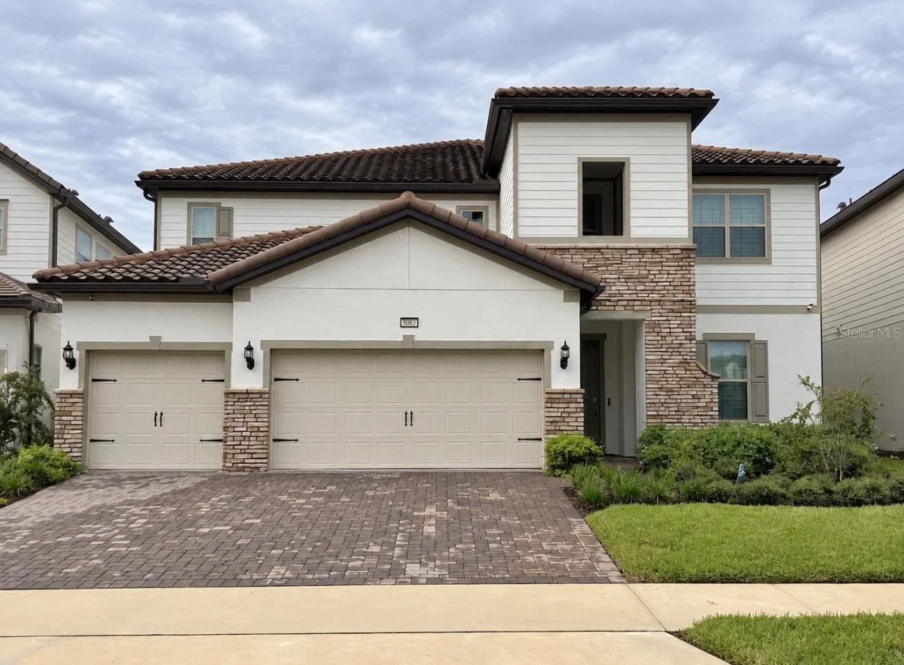 8083 LEAF GROVE Circle
