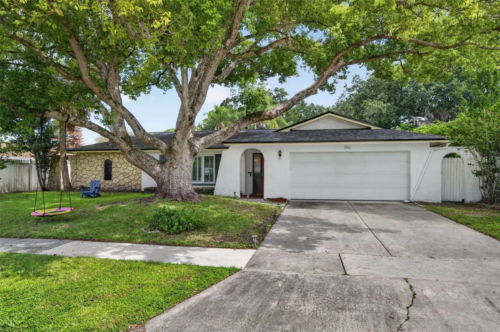 2211 KING RICHARDS Court