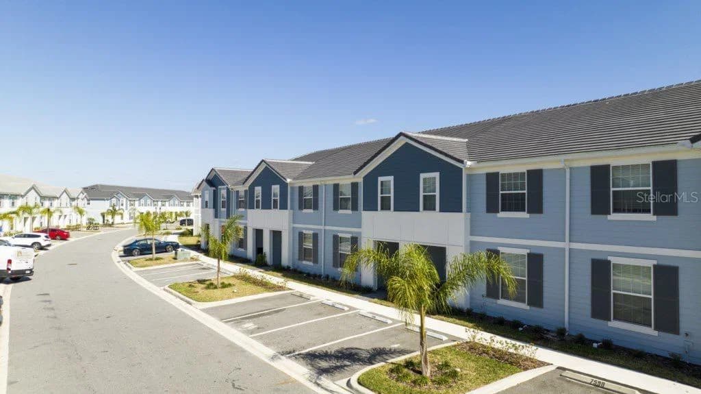 7586 OAK SPRING Lane