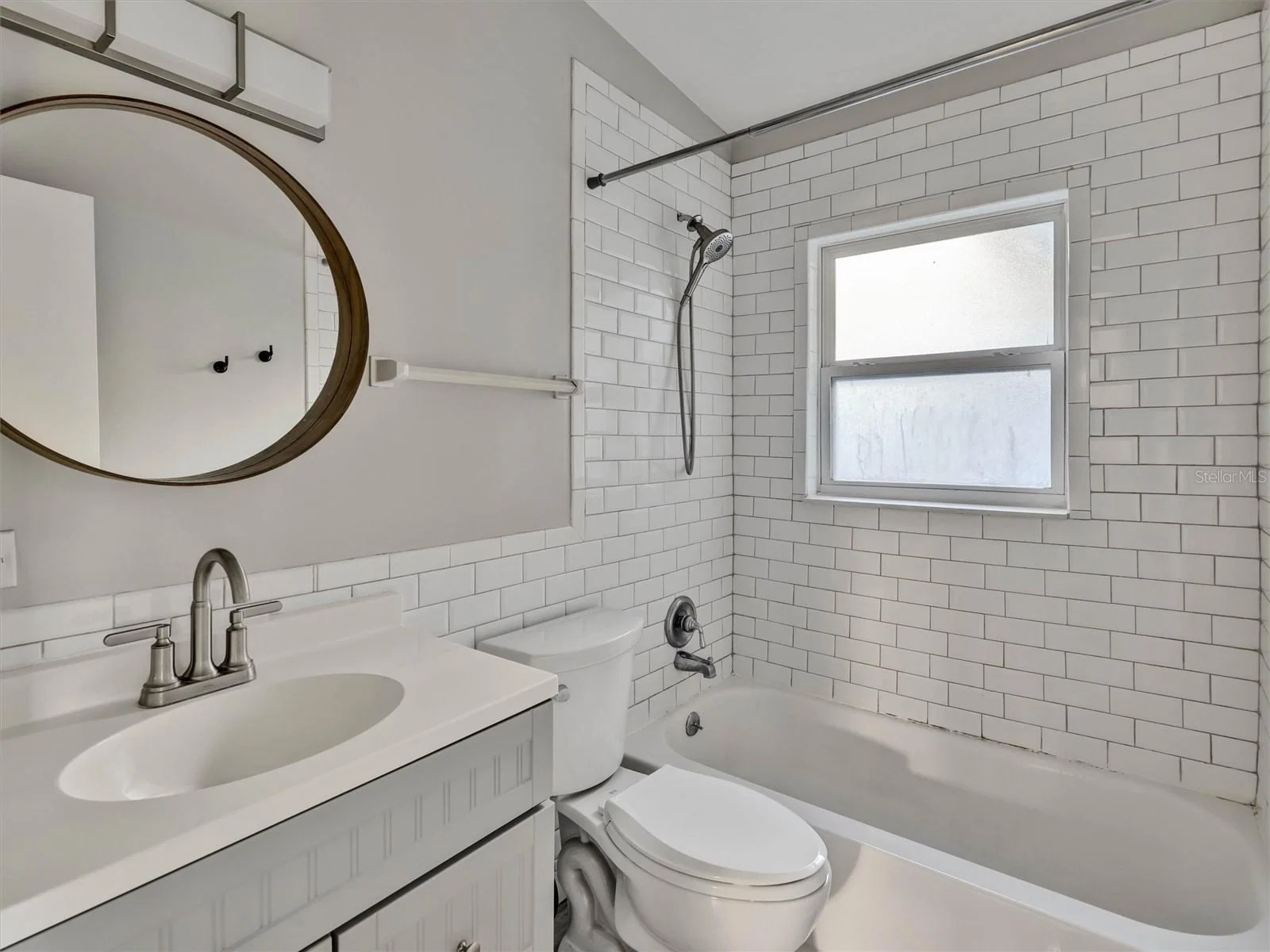 Photo 5 of 2112 VIVADA Street
