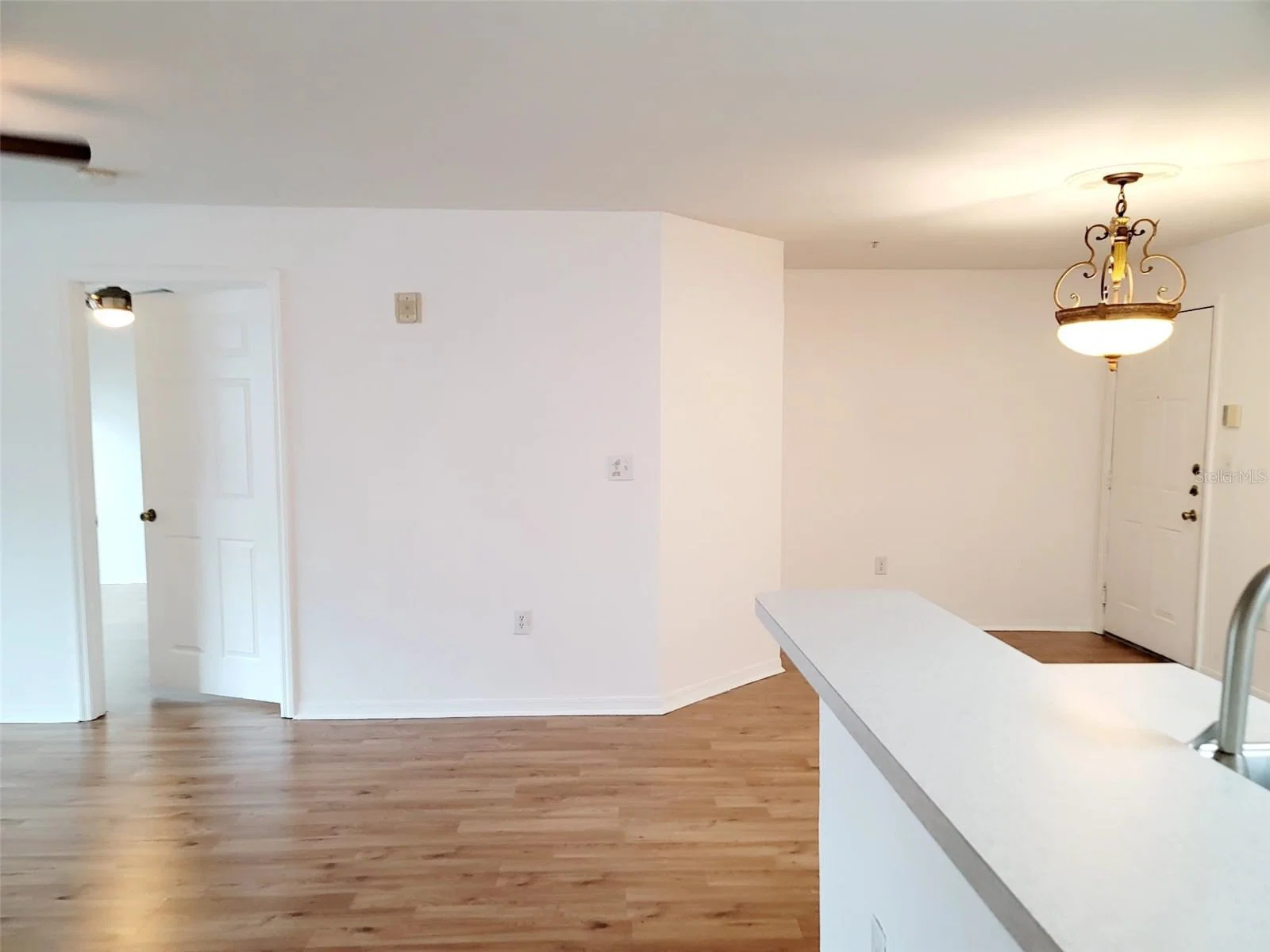 Photo 4 of 5475 VINELAND