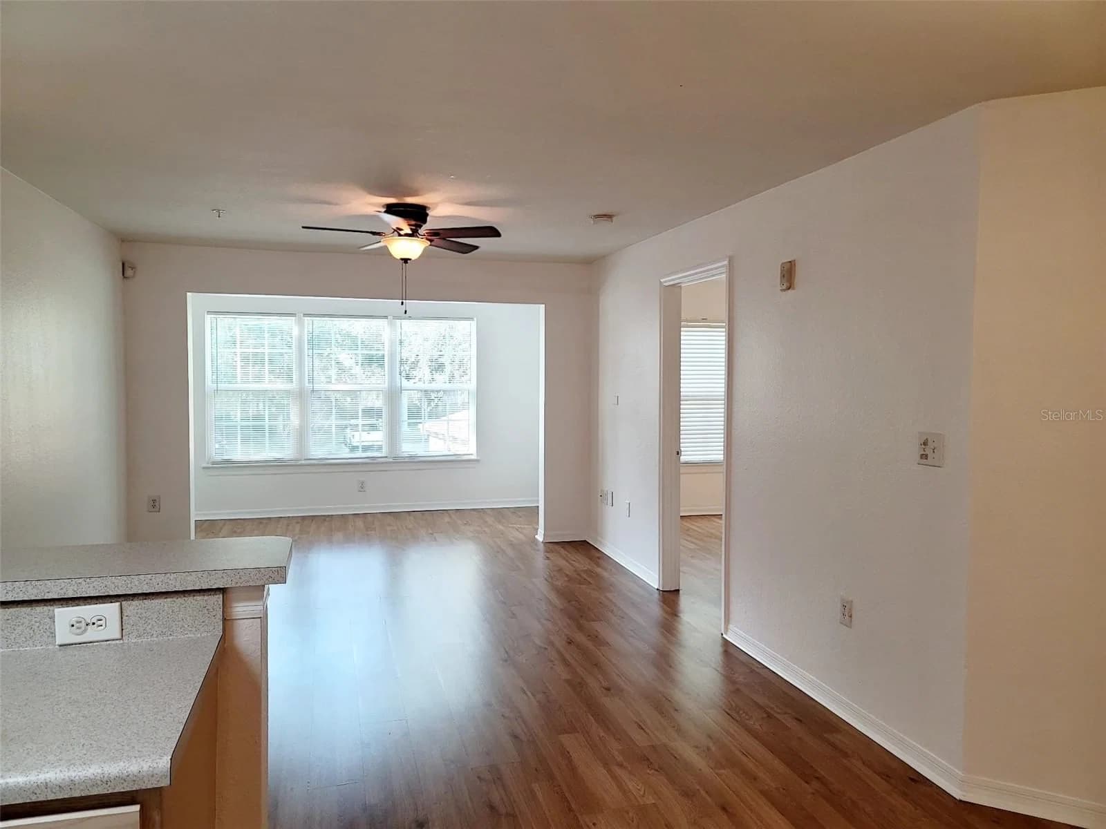 Photo 5 of 5475 VINELAND