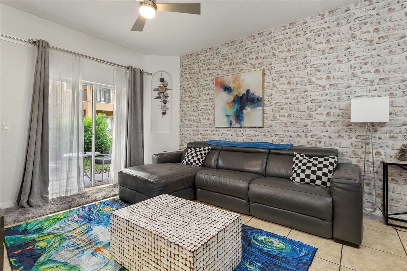 Photo 5 of 316 CAMBRIA Avenue