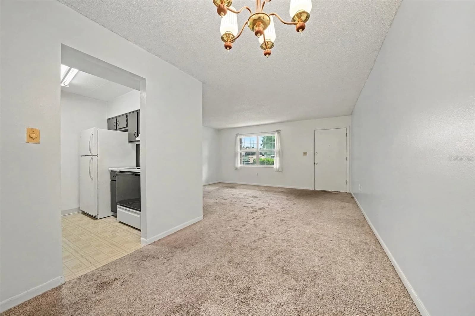 Photo 4 of 2500 LEE Road #143