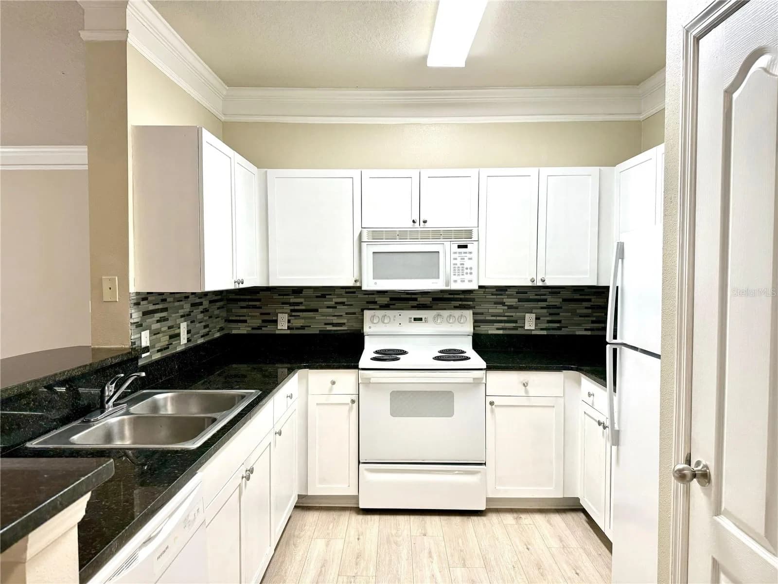 Photo 4 of 8842 VILLA VIEW