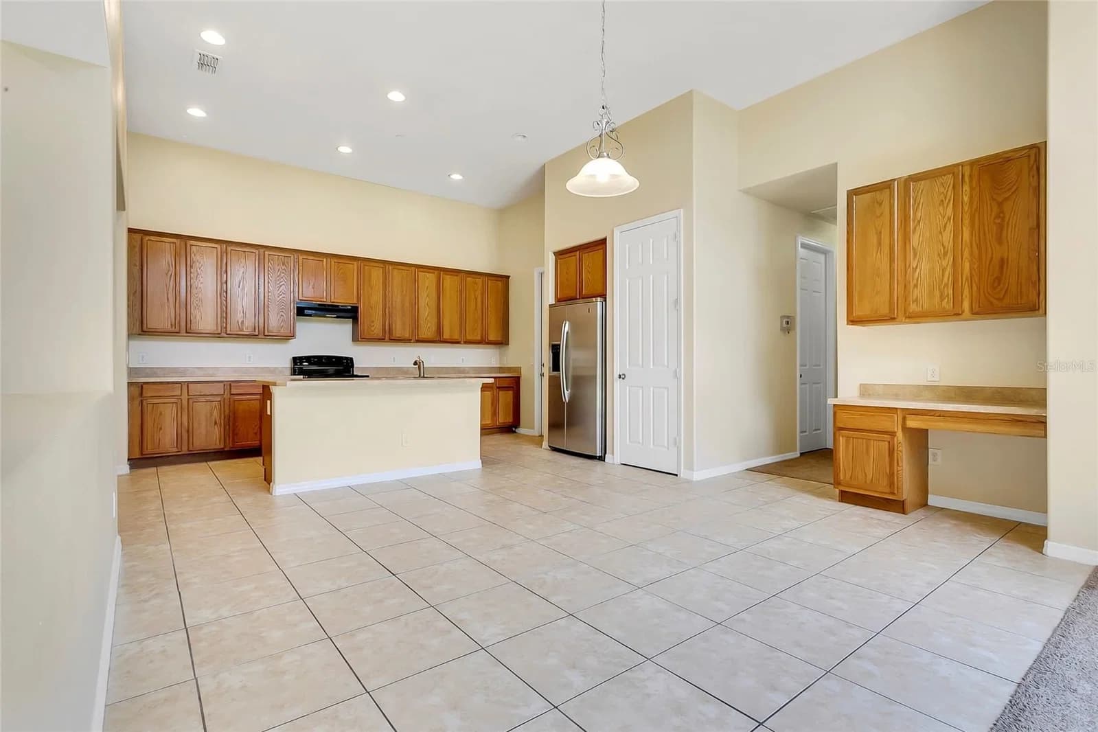 Photo 5 of 10102 CAROLINE PARK Drive