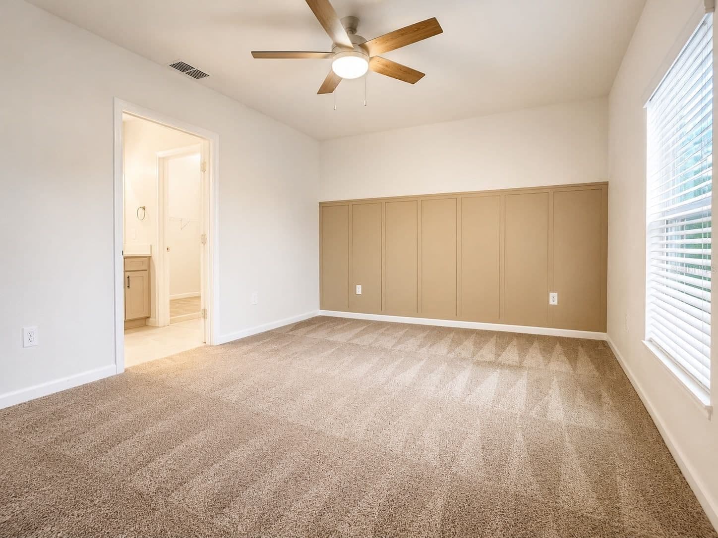 Photo 5 of 3049 ARMSTRONG Avenue