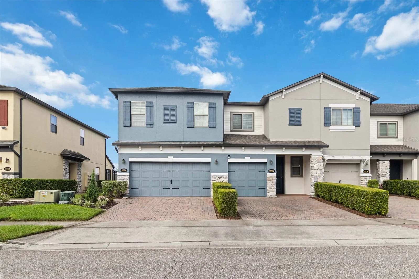 2724 WHITE ISLE Lane