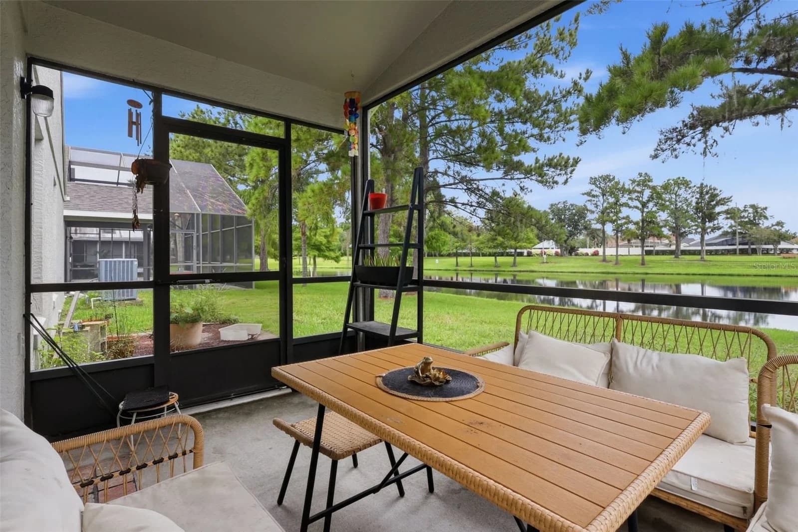13637 EMERALDVIEW Drive
