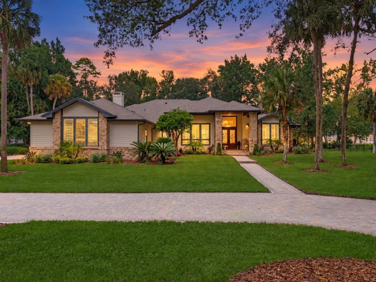 2216 SMOKETREE Court