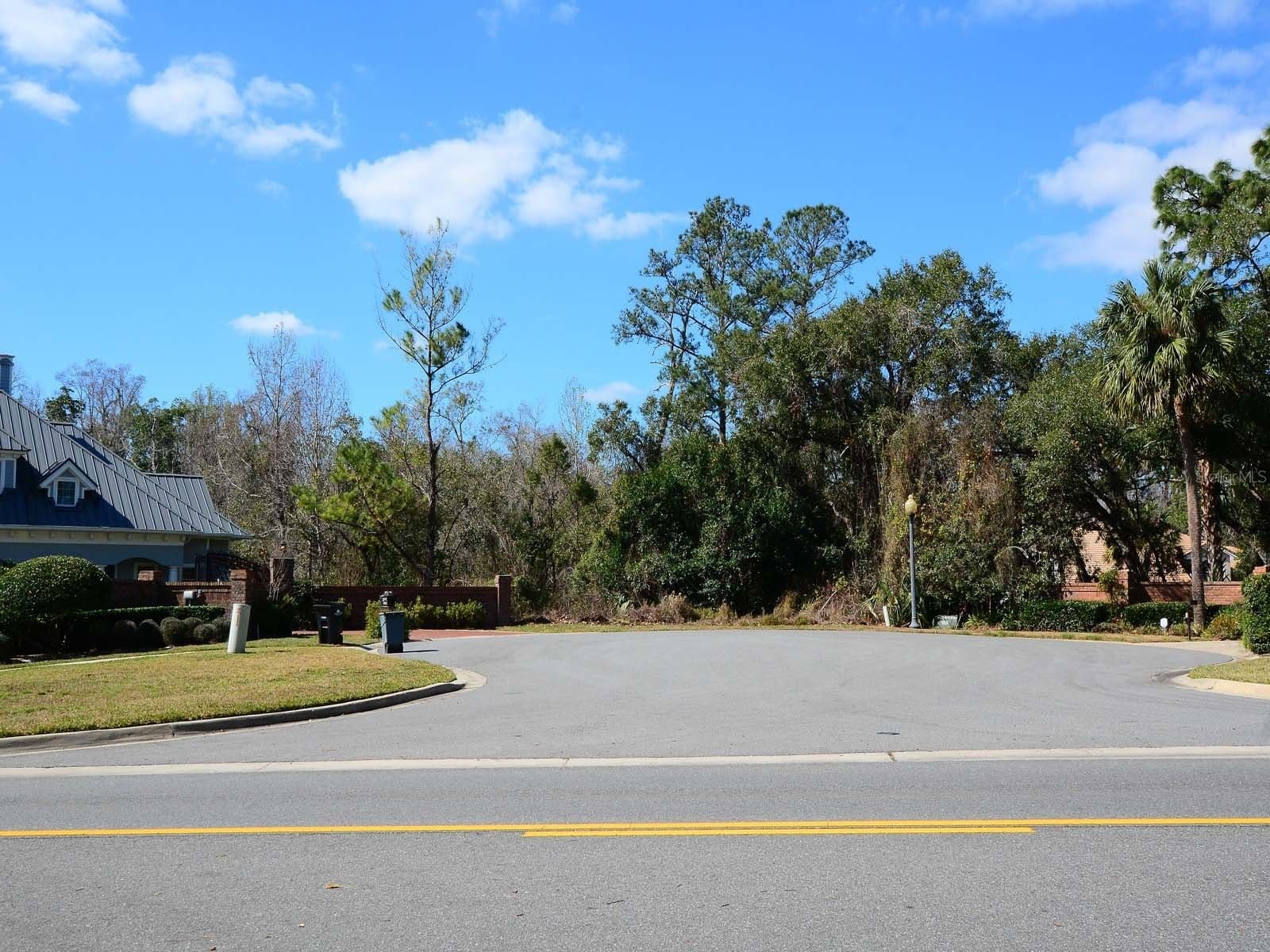 746 MARKHAM WOODS Road