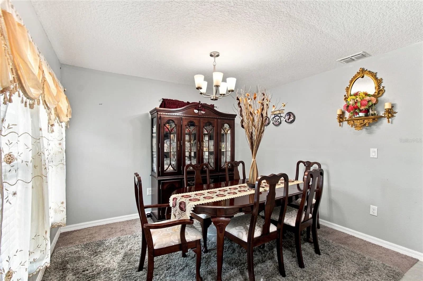 Photo 5 of 4300 LENOX Boulevard