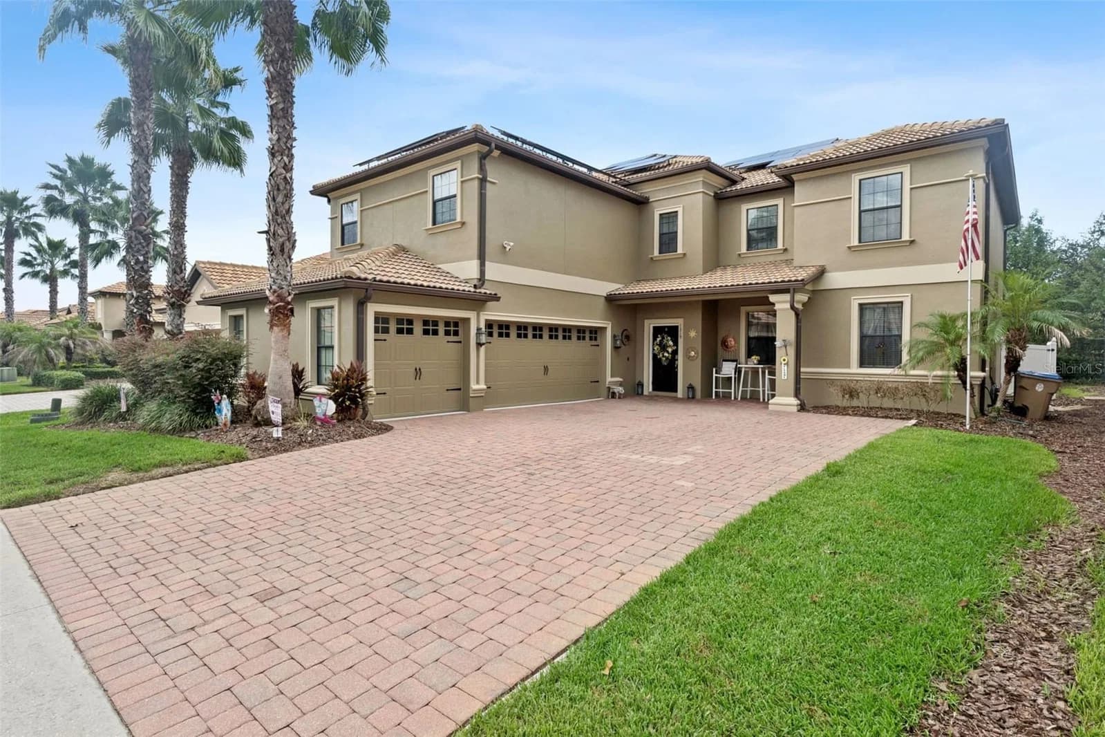 1319 GLENEAGLES Lane