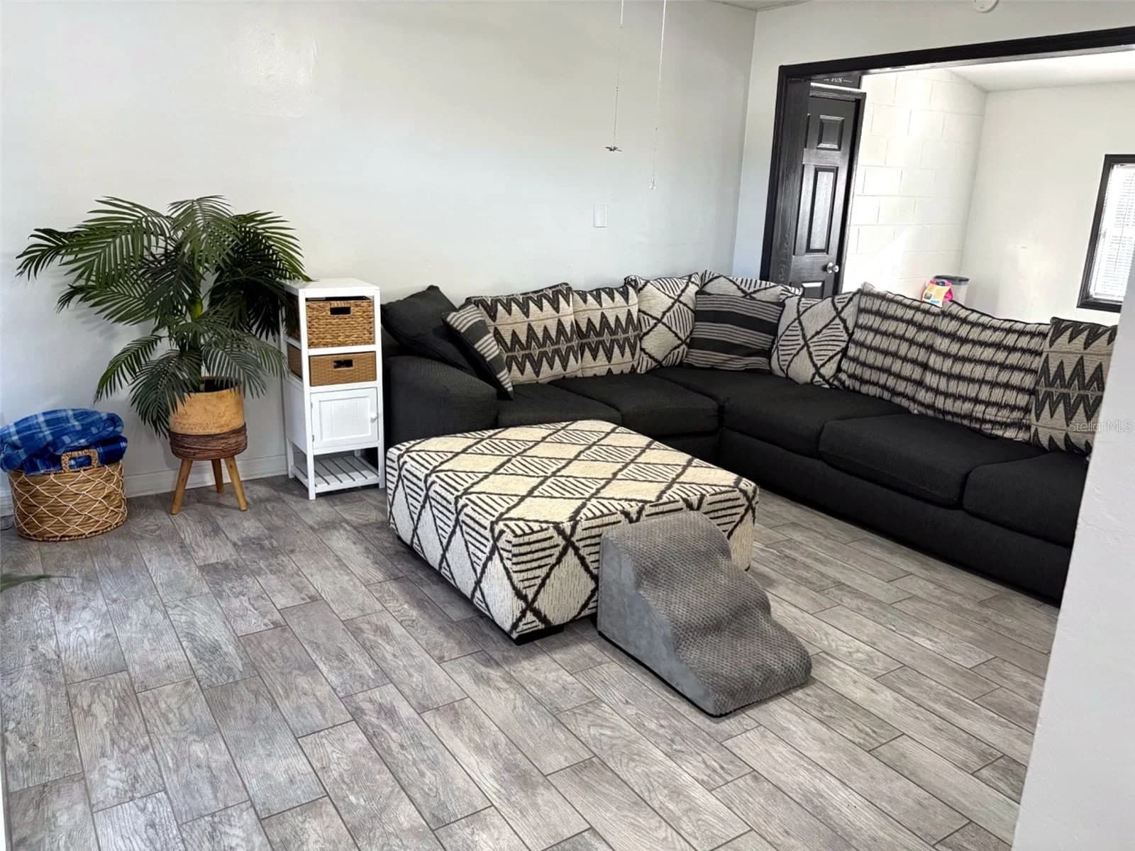 5917 WOLF Road