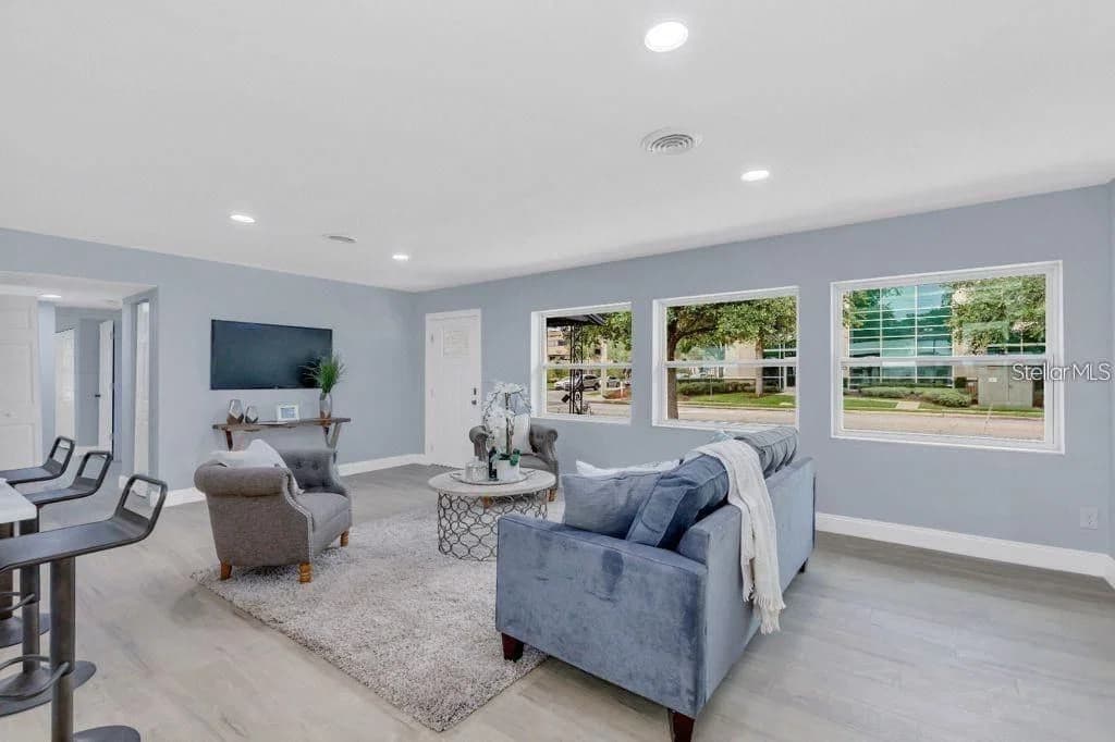 Photo 4 of 101 LAKEMONT Avenue