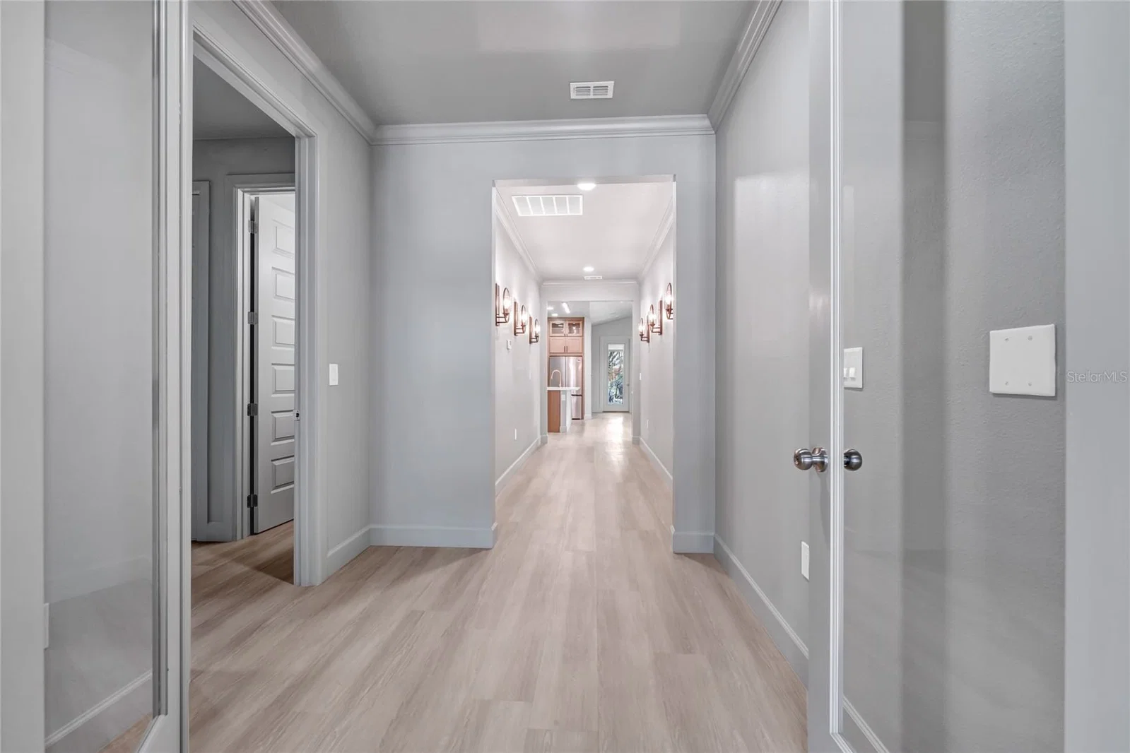 Photo 5 of 2034 GRANT Avenue