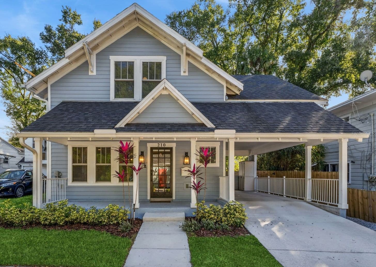 210 HIBISCUS Court