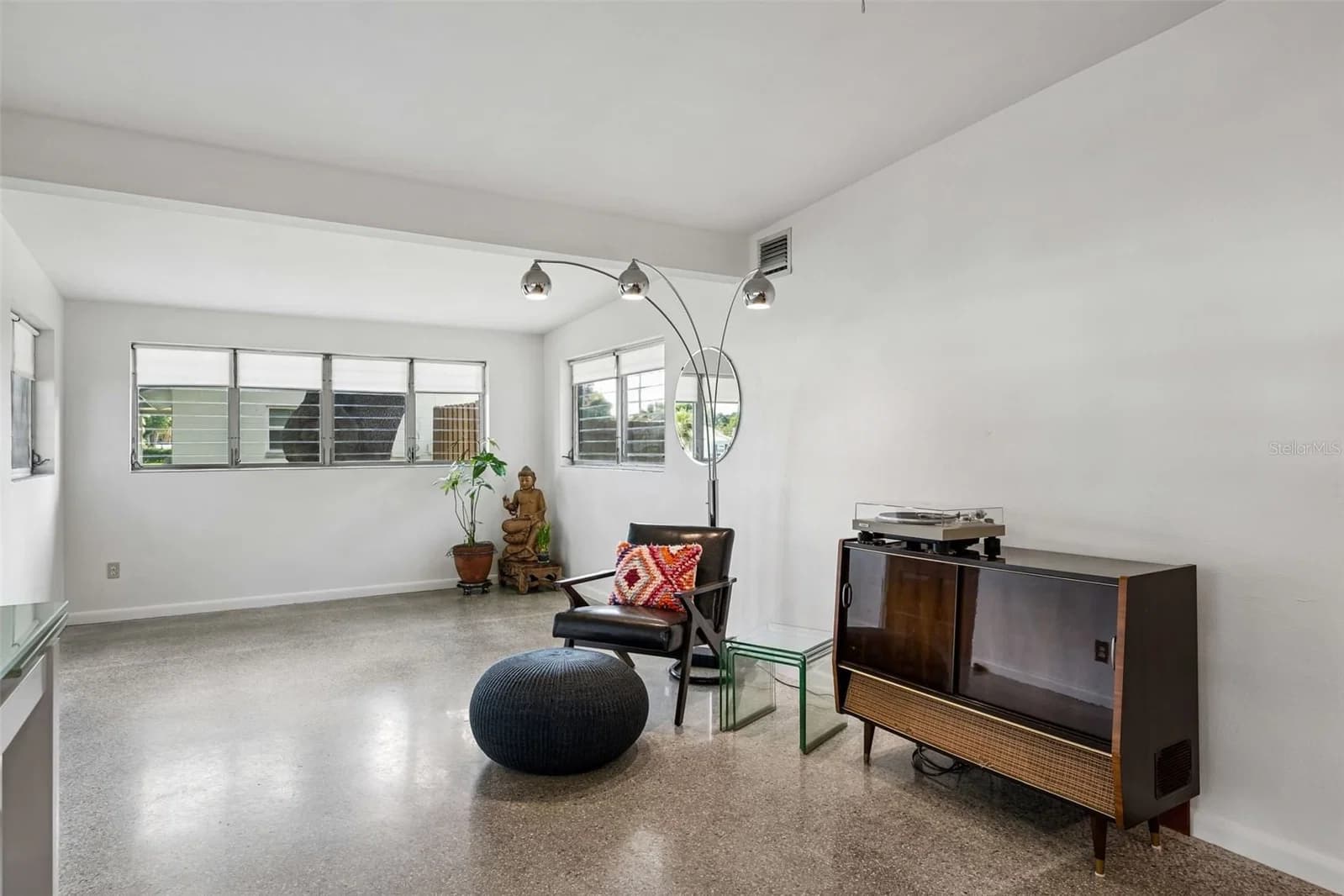 Photo 4 of 2626 AMBERGATE Road