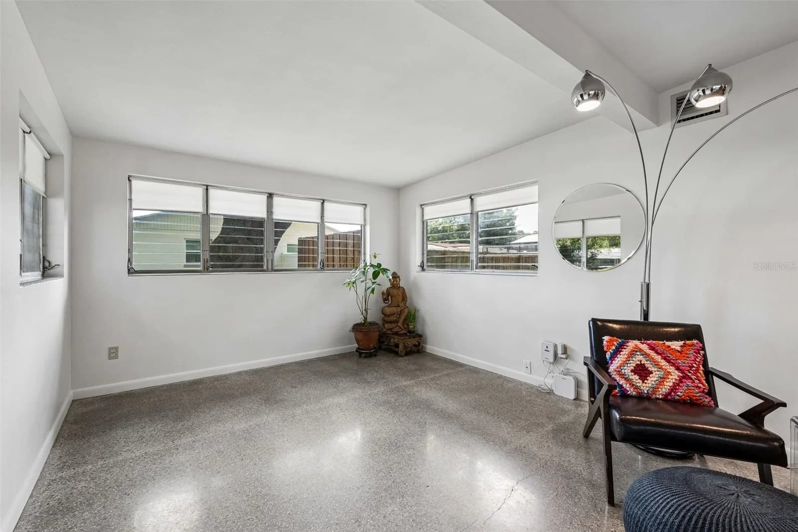 Photo 5 of 2626 AMBERGATE Road