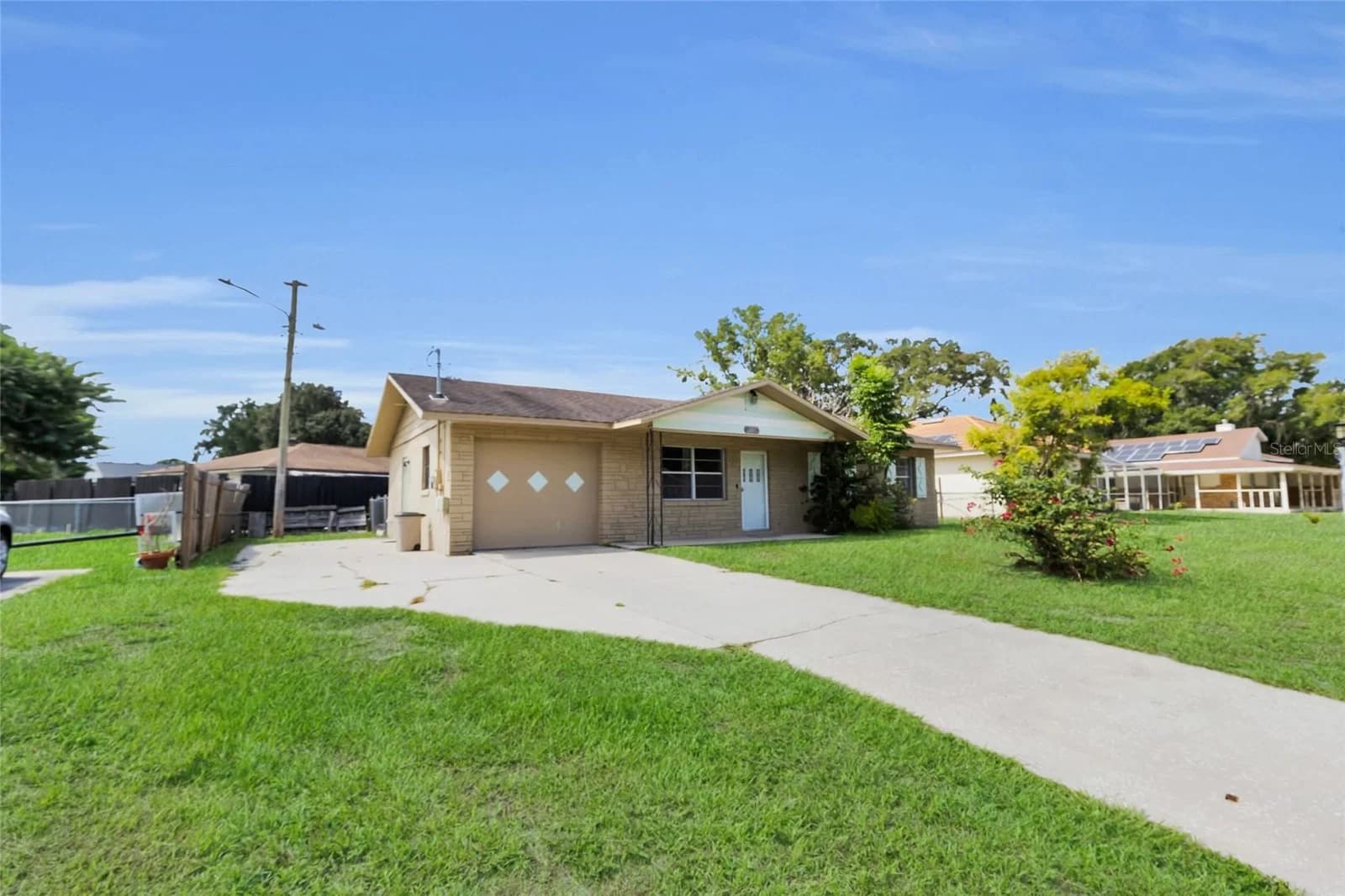 207 ELAINE Drive