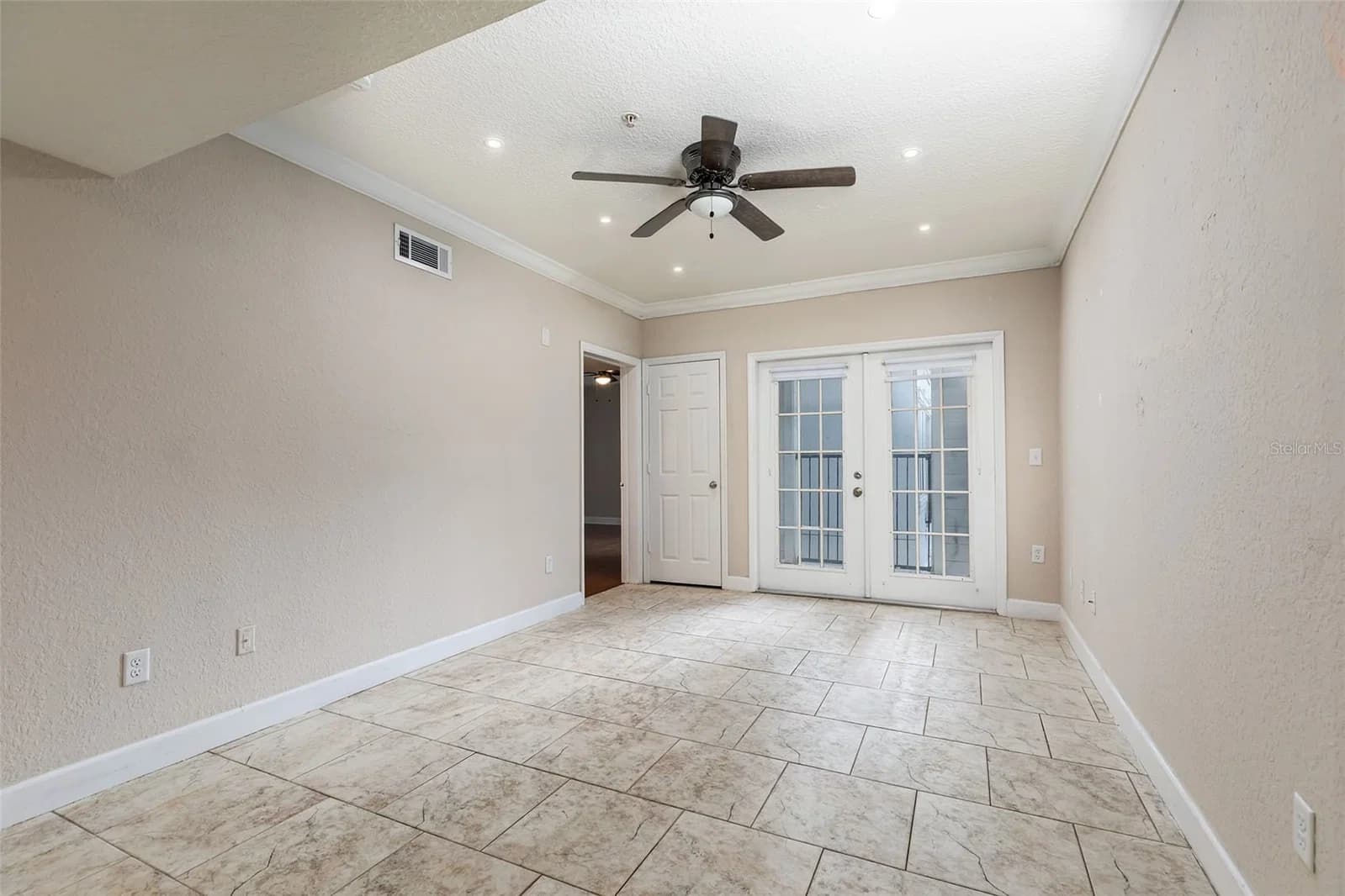 Photo 5 of 206 SOUTH Street #4007